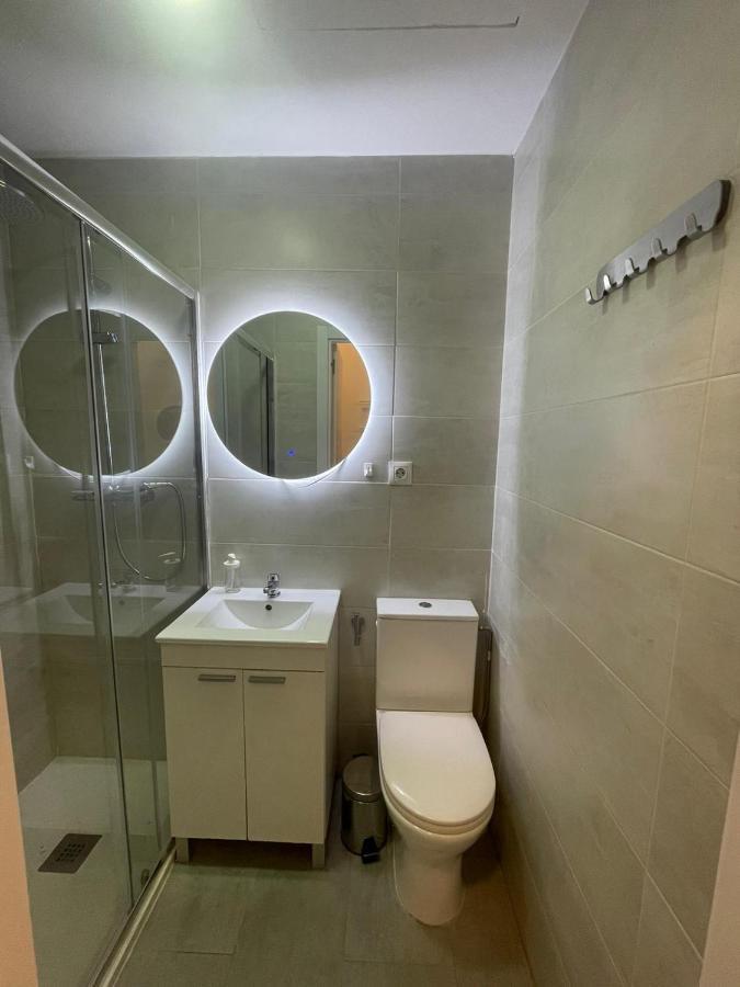 Apartamentos Jap Villaamil Madrid Exteriör bild