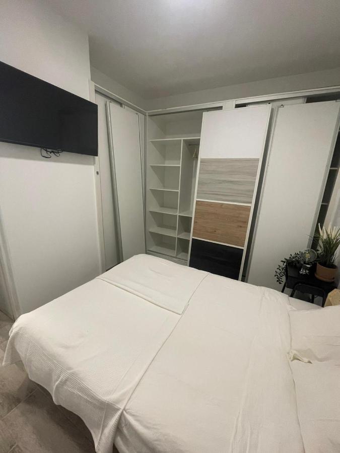 Apartamentos Jap Villaamil Madrid Exteriör bild