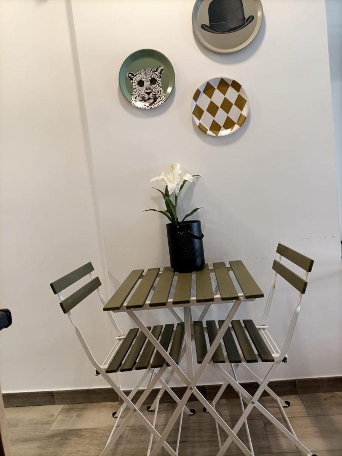Apartamentos Jap Villaamil Madrid Exteriör bild